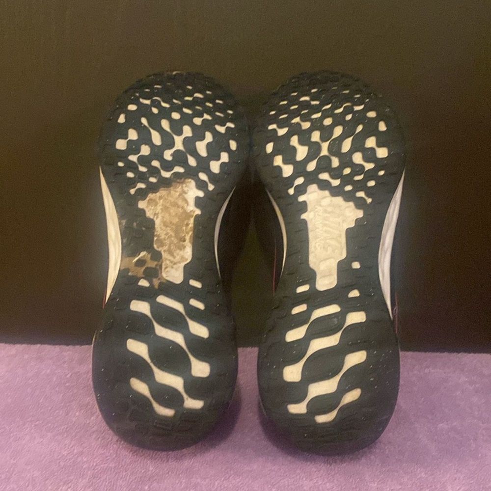 Shoes - Picture 3 of 6